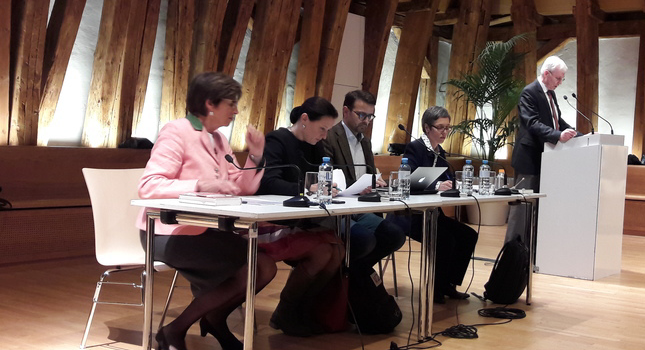 Gender Debatte mit tumultartigen Störungen Gender Debatte mit tumultartigen Störungen